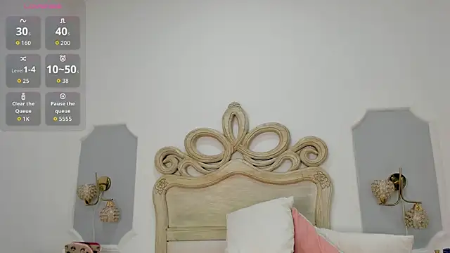 elara_evans webcam