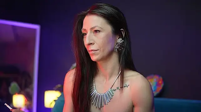 RubyRosa live cam on StripChat