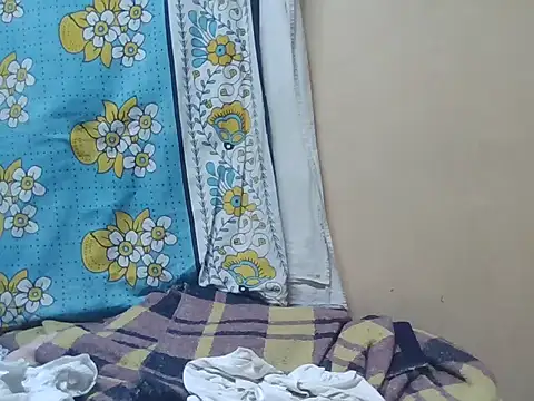 NaughtyNyra webcam