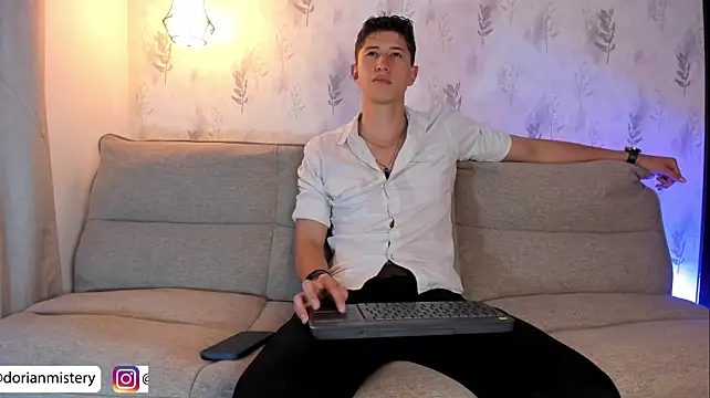 Dorianmistery2322_ webcam