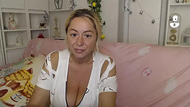 _karolynesyera_ webcam