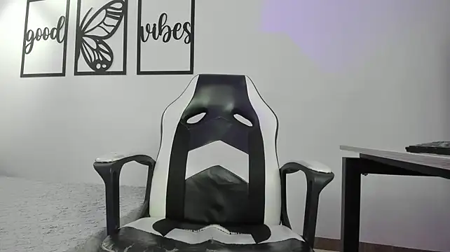 m_o_r_i_t_a webcam