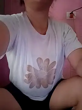 GinieBaby live cam on StripChat