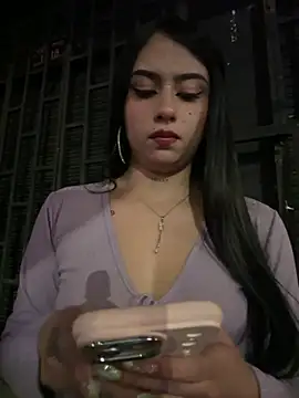LilacNoir webcam