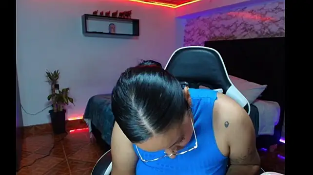 Camila_IRoose webcam