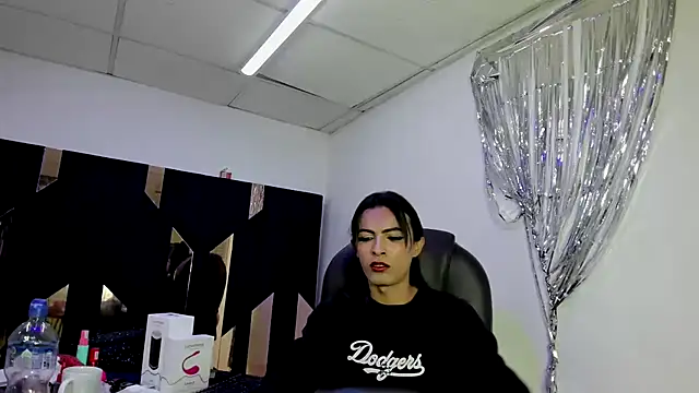Aisha_hotts777 webcam