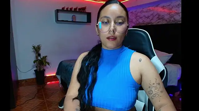 Camila_IRoose live cam on StripChat