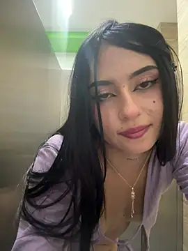 LilacNoir webcam