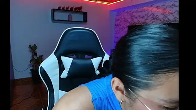 Camila_IRoose webcam