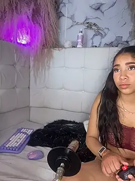 Taliaaa_Paris webcam