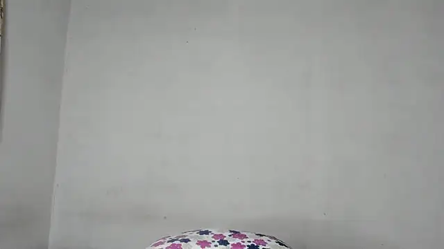 Jade_Dorthini live cam on StripChat