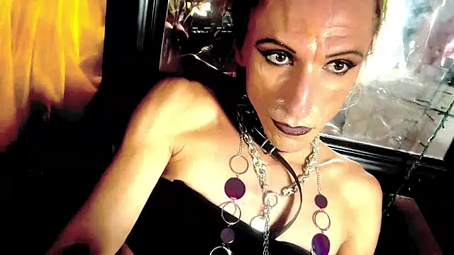 TgirlBrat webcam