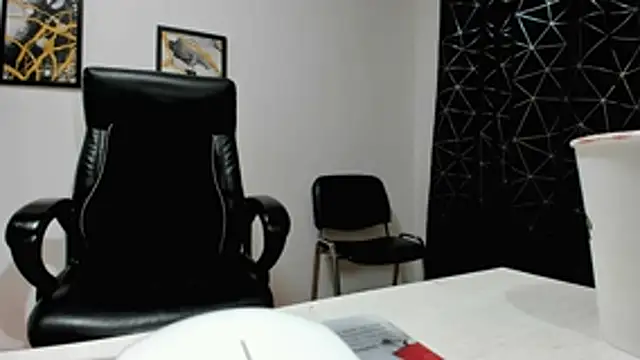 Yum_Mabel live cam on StripChat