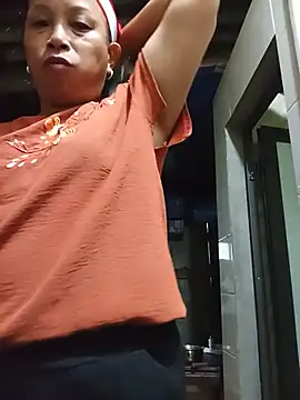 Henry-2k live cam on StripChat