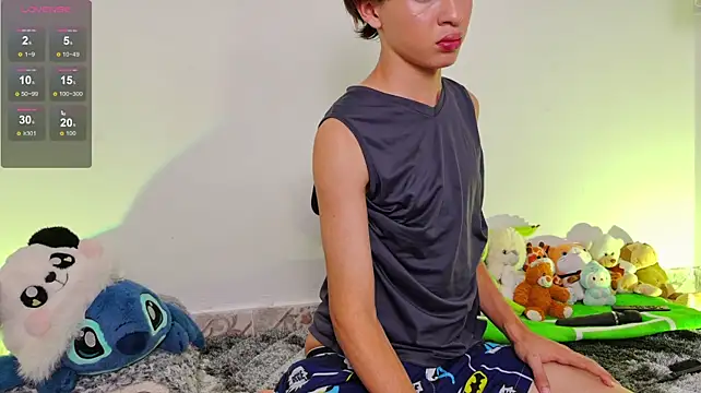 Ely_king live cam on StripChat