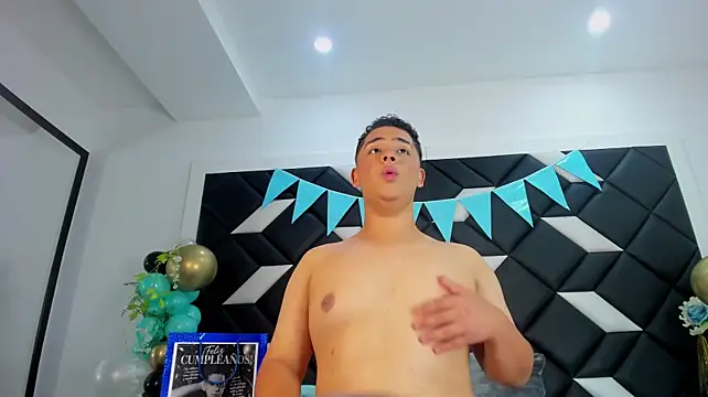 darian_lafortezaa live cam on StripChat