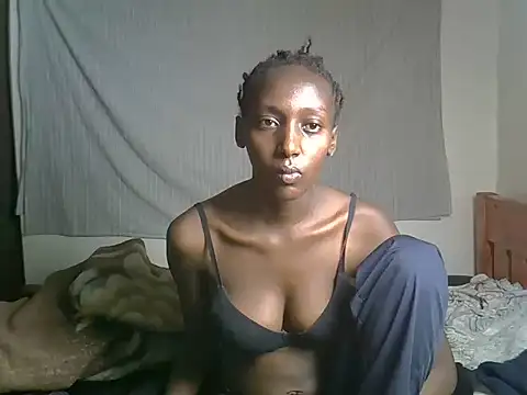 Prettylizie live cam on StripChat