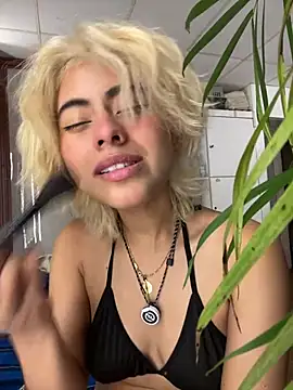 Eva_Feller69