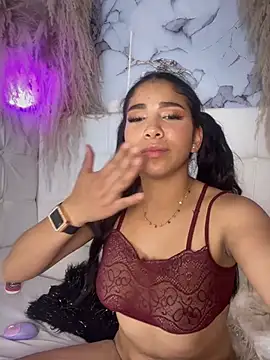 Taliaaa_Paris webcam