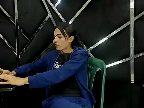 Aisha_hotts777 webcam