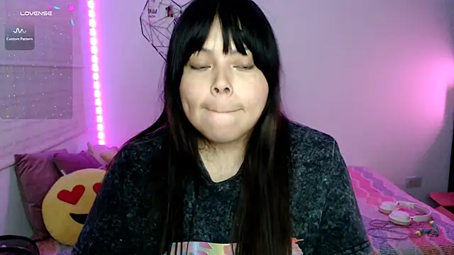 EllieMoonX webcam