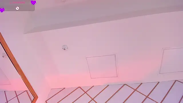 ZaraVesari webcam