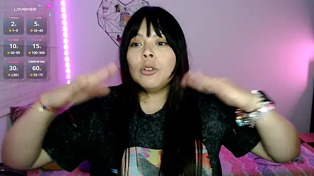 EllieMoonX webcam