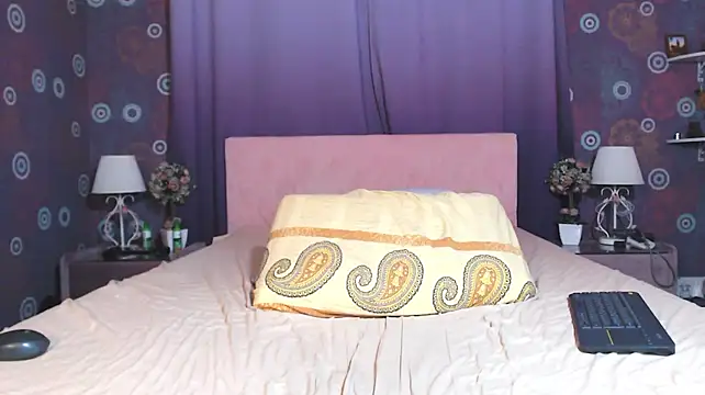 SquirtyAlice webcam