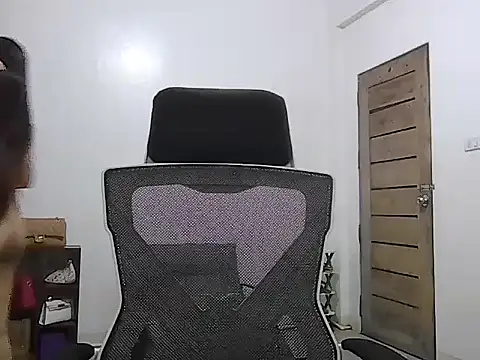 XxSensationSelena18 webcam