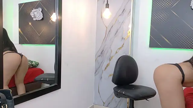 Antonella_Gomez75 webcam