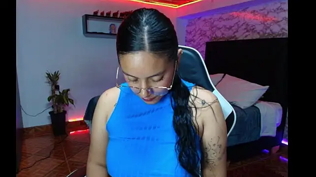 Camila_IRoose webcam