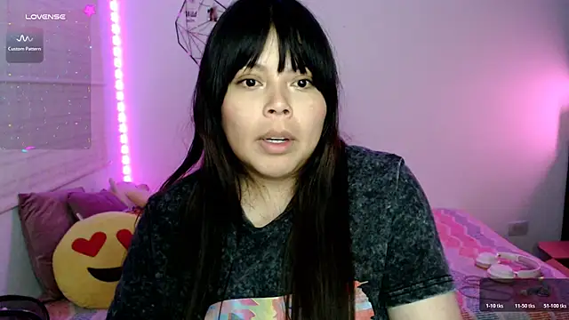 EllieMoonX webcam