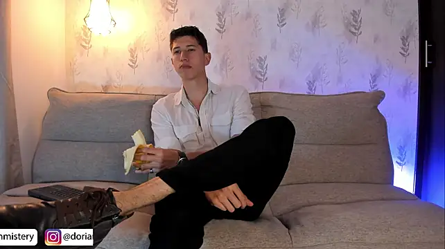 Dorianmistery2322_ webcam