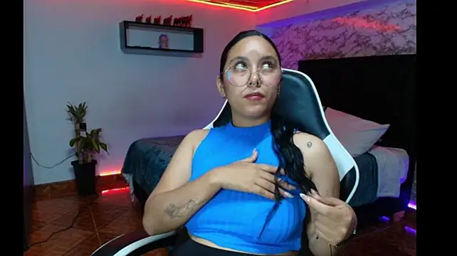 Camila_IRoose webcam