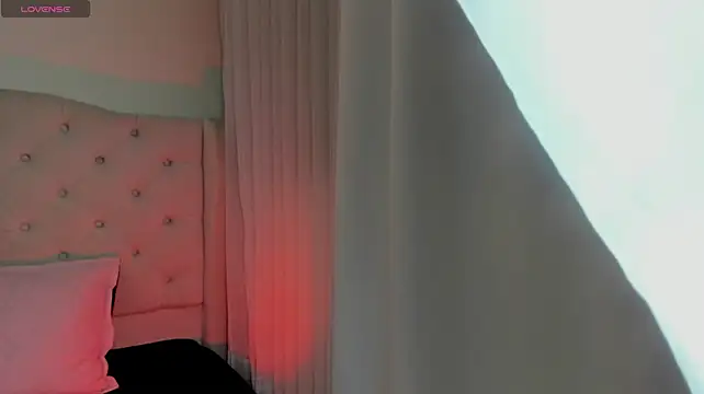 JadeBellee webcam
