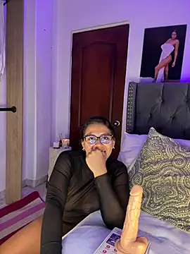 ema_zoe webcam