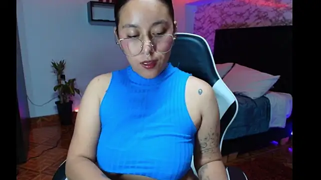 Camila_IRoose webcam