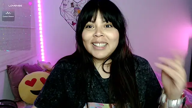 EllieMoonX webcam