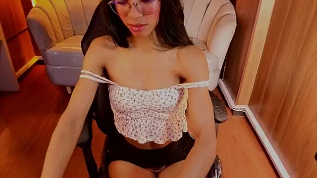 Alina_b_ webcam
