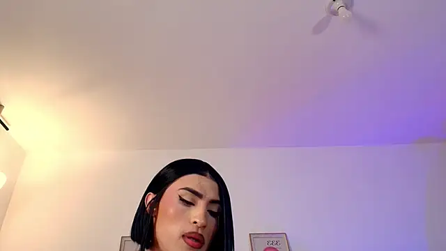 Model: KarolPortellaa
