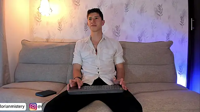 Dorianmistery2322_ webcam