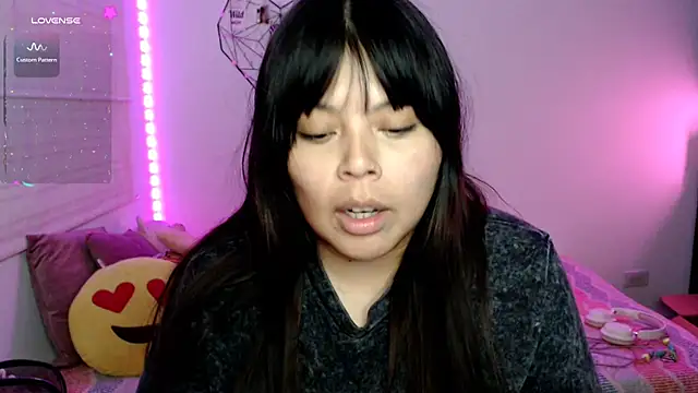 EllieMoonX webcam