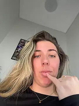 Aussielulu live sex cam