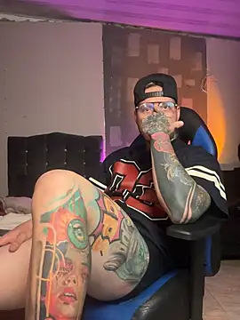 LuciusV live cam on StripChat