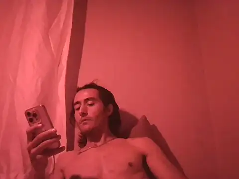 MAYBEYOUTWT live cam on StripChat