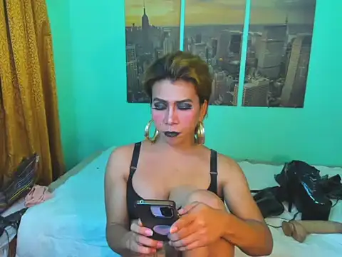 MsLegallyAngeL live cam on StripChat