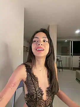 ZaraLuuv live sex cam