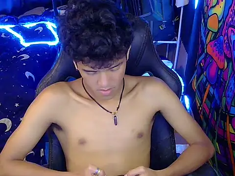 hugekenbigcock webcam