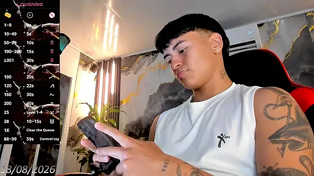 Ftm_xxxperiencie webcam