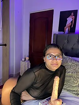 ema_zoe webcam